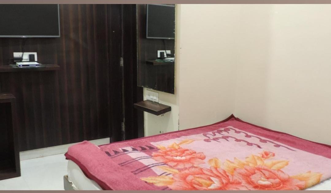 Hotel Paradise Stays Pachmarhī المظهر الخارجي الصورة